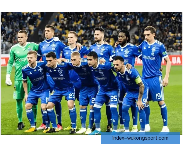 足球友谊赛直播全面解析精彩对决赛程看点与球队表现实时分析预测