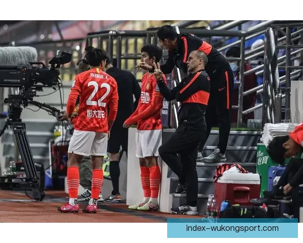 香港足球迎战恒大精彩对决全程视频直播即时呈现